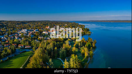 Regarder dans le lac de Starnberg Starnberger, Haute-Bavière, Bavarois, Allemagne, Europe, Blick auf Courlay am Starnberger See, Oberbayern, Bayern, Deutschland Banque D'Images