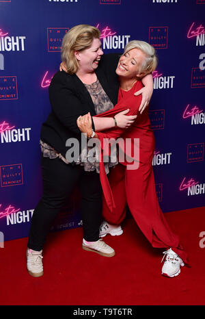 Katy Brand et Emma Thompson qui fréquentent l'événement de fin de nuit en association avec le coupable à Picturehouse féministes, Central London. Banque D'Images