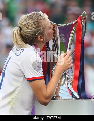 BUDAPEST, HONGRIE - 18 MAI : Ada Hegerberg kiss de l'Olympique Lyonnais au cours de l'Trophée des femmes de l'UEFA Champions League entre l'Olympique Lyonnais Banque D'Images