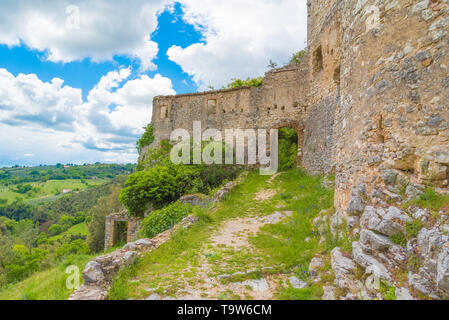 Rocchettine, Torri in Sabina (Italie) - Les ruines d'un village médiéval au coeur de la Sabina, région du Latium, avec château détruit Banque D'Images