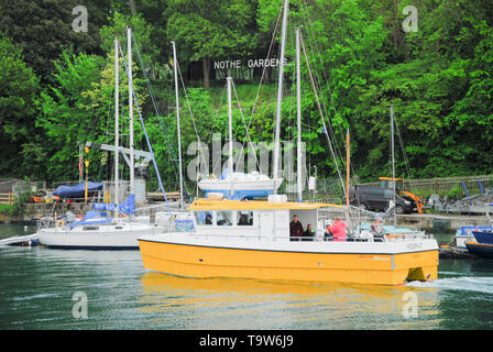 Weymouth. 20 mai 2019. Des bateaux qui partent du port de Weymouth un ciel couvert, juste après 8h00, prendre les gens de la tige de la pêche en mer. crédit : Stuart fretwell/Alamy Live News Banque D'Images