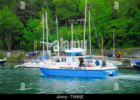 Weymouth. 20 mai 2019. Des bateaux qui partent du port de Weymouth un ciel couvert, juste après 8h00, prendre les gens de la tige de la pêche en mer. crédit : Stuart fretwell/Alamy Live News Banque D'Images