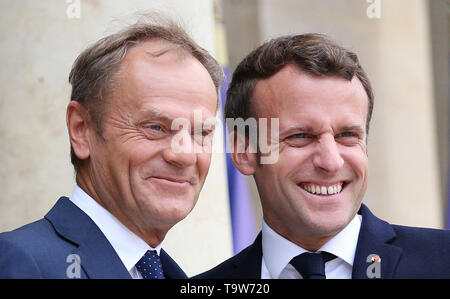 Paris, France. 20 mai, 2019. Le président français, Emmanuel Macron (R) se réunit avec les visites du Président du Conseil européen, Donald Tusk à l'Elysée à Paris, France, le 20 mai 2019. Credit : Gao Jing/Xinhua/Alamy Live News Banque D'Images