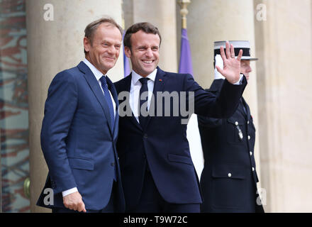 Paris, France. 20 mai, 2019. Le président français, Emmanuel Macron (C) se réunit avec les visites du Président du Conseil européen, Donald Tusk à l'Elysée à Paris, France, le 20 mai 2019. Credit : Gao Jing/Xinhua/Alamy Live News Banque D'Images