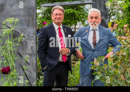 Londres, Royaume-Uni. 20 mai, 2019. Alan Titchmarsh et Sir Roy Strong sur les Prennial - Jardin Lifeline Press preview journée à la RHS Chelsea Flower Show. Crédit : Guy Bell/Alamy Live News Banque D'Images