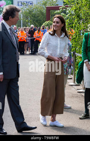 Londres, Royaume-Uni. 20 mai 2019. Catherine, l'Duchesss de Cambridge visites la RHS Retour à la nature jardin qu'elle a co-conçu. Appuyez sur Jour à la 2019 RHS Chelsea Flower Show. Photo : Bettina Strenske/Alamy Live News Banque D'Images