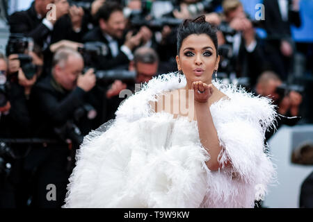 Cannes, France. 20 mai, 2019. Aishwarya Rai pose sur le tapis rouge pour La Belle Epoque ( les bons moments ) le lundi 20 mai 2019 au 72e Festival de Cannes, Palais des Festivals, Cannes. Sur la photo : Aishwarya Rai. Photo par Julie Edwards. Credit : Julie Edwards/Alamy Live News Banque D'Images