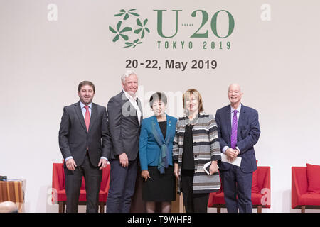 Tokyo, Japon. 21 mai, 2019. (L à R) Fernando Straface Secrétaire général et Affaires étrangères de Buenos Aires, David Miller Directeur de la diplomatie internationale, C40, Gouverneur de Tokyo, Yuriko Koike, Emilia Saiz Secrétaire général de CGLU et le Dr David M. Malone, Recteur de l'Université des Nations Unies, de poser pour les caméras lors de l'Urban 20 (U20) du Sommet des maires et forum de résilience urbaine Tokyo (URF) à l'hôtel Hilton Tokyo à Shinjuku. Credit : ZUMA Press, Inc./Alamy Live News Banque D'Images