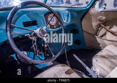 Londres, Royaume-Uni. 21 mai 2019. RM Sotheby's présente la plus ancienne voiture de porter le badge Porsche, le seul type de Porsche 1939 64, chez Sotheby's Londres - il a une estimation de l'ordre de 15-20m. La vente aux enchères aura lieu en août à Monterey. Crédit : Guy Bell/Alamy Live News Banque D'Images