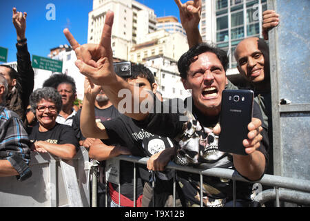 Sepultura rock band, ce dimanche matin (19), le centre-ville de São Paulo au Brésil, au cours de l'bouleversement culturel. Le groupe joue sur la scène Rock. Banque D'Images