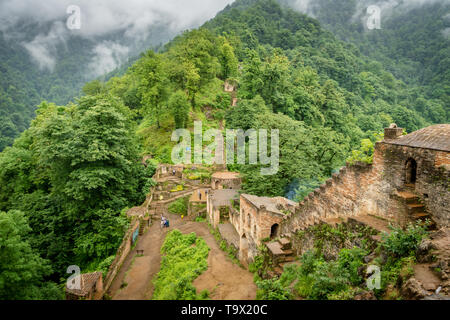 Fuman, IRAN - Juin 2018 : architecture Château Rudkhan en Iran. Château Rudkhan est un château médiéval, situé à 25 km au sud-ouest dans la province de Gilan, Iran Banque D'Images