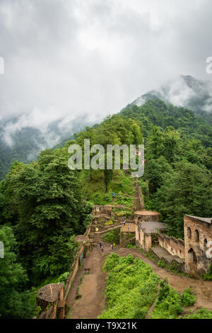 Fuman, IRAN - Juin 2018 : architecture Château Rudkhan en Iran. Château Rudkhan est un château médiéval, situé à 25 km au sud-ouest dans la province de Gilan, Iran Banque D'Images