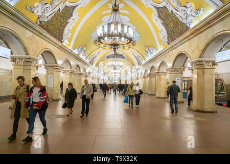 Moscou, Russie - Avril 2019 : la station de métro Komsomolskaya à Moscou, Russie. Le métro de Moscou est un système de transit rapide desservant Moscou, Russie Banque D'Images