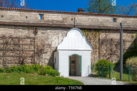 Repose du mur de la ville, milieu fossé, Weilheim, Pfaffenwinkel, Upper Bavaria, Bavaria, Germany, Europe, reste der Stadtmauer, Mittlerer Graben, Oberba Banque D'Images