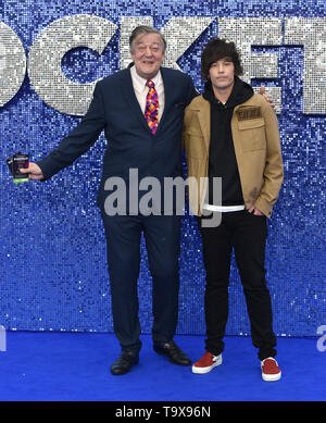 Stephen Fry et Elliott Spencer sont vus au cours de la première au Royaume-Uni Rocketman Luxe Odeon Leicester Square à Londres. Banque D'Images