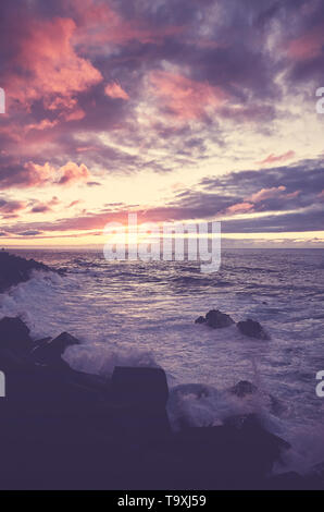 Scenic coucher du soleil à Puerto de la Cruz, tons de couleur photo, Tenerife, Espagne. Banque D'Images