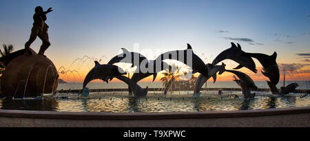 Mazatlan, Mexique-10 Avril, 2019 : Célèbre Mazatlan front de mer (El Malecon) avec les points de vue et les paysages pittoresques de l'océan Banque D'Images