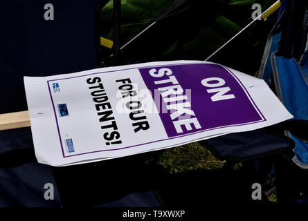 En grève pour nos élèves, des pancartes par New Haven Teachers Association contre la New Haven Unified School District à Union City, Californie, le 20 mai, 2019 Banque D'Images