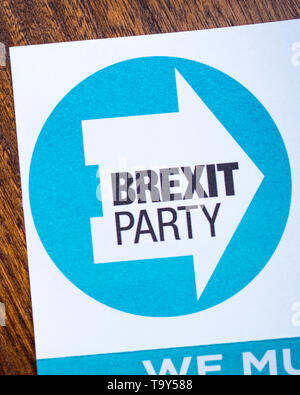 Londres, Royaume-Uni - 20 mai 2019 : un gros plan de la partie Brexit logo sur une brochure d'information. La partie Brexit est un parti politique de l'U Banque D'Images