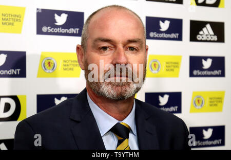 Nouvelle Écosse manager Steve Clarke au cours de la conférence de presse à Hampden Park, Glasgow. Banque D'Images