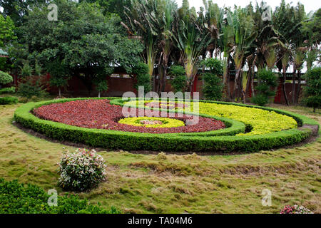 Jardinage décoration design et style chinois Yin Yang Tian Tan de motif dans le Jardin du temple Tiantan à Shanghai ville ou Swatow city le 7 mai 2018 dans C Banque D'Images