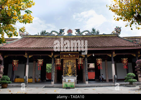 Les gens foriegner chinois et Voyageur Travel Visiter et prier Dieu en ce qui concerne le chinois en temple Tiantan Tian Tan Jardin à Shanghai ou Swatow le 7 mai Banque D'Images