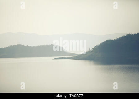 Coucher du soleil sur le lac Banque D'Images
