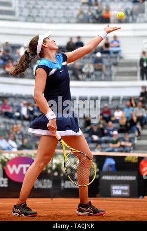 Johanna Konta de Grande-bretagne sert pendant la demi-finale contre Kiki Bertens des Pays-Bas Roma 18/05/2019 Foro Italico Internazionali BNL Banque D'Images