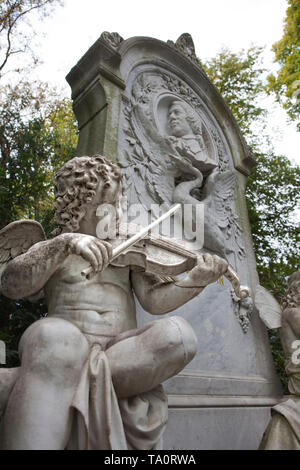 La Tombe de Robert et Clara Schumann, Alter Friedhof cimetière, Bonn, Rhénanie du Nord-Westphalie, Allemagne, Europe Banque D'Images