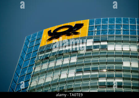 La Post Tower, Bonn, Germany, Europe Banque D'Images