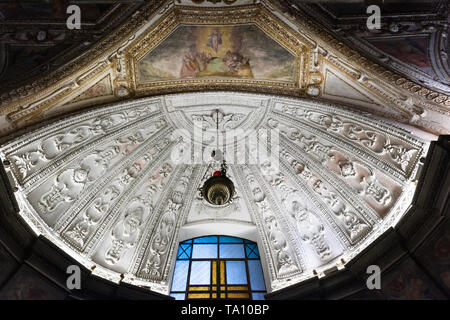 Plafond de l'intérieur de la Cathédrale Duomo di Amalfi Amalfi ; Cattedrale di Sant'Andrea dans le centre de la falaise, village d'Amalfi en Italie t Banque D'Images