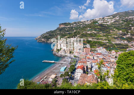 Ravello sur la côte amalfitaine en Campanie en Italie vue depuis le sentiero dei limoni - le sentier de citron un chemin entre Maiori et Minori Banque D'Images