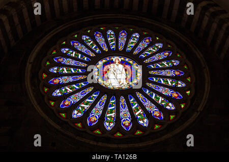 Gênes, Italie, le 8 avril 2019 - l'intérieur de la fenêtre rose Saint Laurent (San Lorenzo) Cathédrale de Gênes, Italie. Banque D'Images