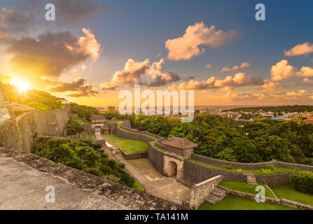 Kyukeimon porte de Château Shuri's dans le quartier de Shuri de Naha, capitale de la préfecture d'Okinawa, Japon. Banque D'Images