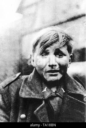 À la fin de la Seconde Guerre mondiale, les membres de la jeunesse d'Hitler ont été prises dans l'armée, de plus en plus jeunes Banque D'Images