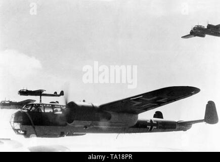 Une formation d'avions allemands Dornier Do 17 en route pour la France. Photo : correspondant de guerre Spieth. Banque D'Images