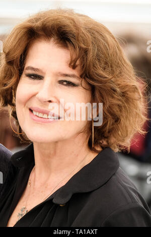 Cannes, France. 21 mai 2019. Fanny Ardant pose à un photocall pour La Belle Epoque le mardi 21 mai 2019 au 72e Festival de Cannes, Palais des Festivals, Cannes. Sur la photo : Fanny Ardant. Photo par : Julie Edwards/Alamy Live News Banque D'Images