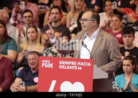 21 mai 2019 - Getafe, Espagne - Santiago Llorente, actuel maire de Leganés et candidat à l'élection par le PSOE vu au cours d'une conférence des parties de la conférence.Party PSOE dans le visage de régional, local et aux élections européennes le 26 mai en Espagne avec la participation de Pedro SÃ¡Sánchez (le premier ministre espagnol), Iratxe Garcia (PSOE), l'eurodéputé de Ãngel Gabilondo (candidat à la présidence de la région de Madrid pour les élections régionales du 26 mai), José Manuel Franco (secrétaire général du PSOE de Madrid) et Santiago Llorente (maire de Leganés). D'autres politiciens socialistes s Banque D'Images