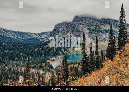 Vue sur le lac de la Grinnell Grinnell Glacier dans le Glacier National Park, Montana, USA à l'automne Banque D'Images