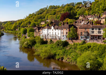 Angleterre Shropshire Ironbridge 14 mai 2019 de bâtiments anciens dans la gorge d'Ironbridge, à côté de la rivière Severn Banque D'Images