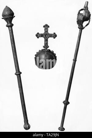 De l'Orb, période Staufer sceptre de la première moitié du 14e siècle et le goupillon. Toutes les parties de l'apparat impériale du Saint Empire Romain. Banque D'Images