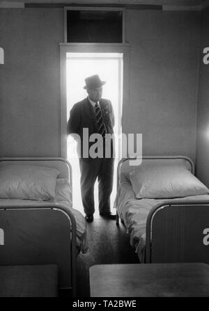 Vue d'une chambre double de la plage resort complexe de l'organisation Nazie "Kraft durch Freude" ('force par la joie") sur Rügen dans la Baltique (Prora aujourd'hui). Photo non datée. Banque D'Images