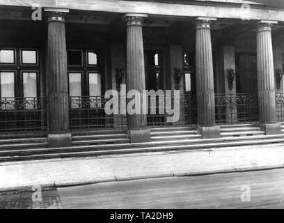 Avis de la bourse fermée. Après l'effondrement de la DANAT bank, le gouvernement a été forcé de fermer la bourse. Banque D'Images