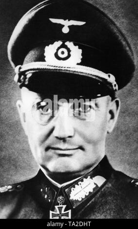Generalfeldmarschall Walter Otto Moritz modèle a été considéré comme "Hitler's pompier, parce qu' il s'est montré à plusieurs reprises comme un spécialiste de la défensive à l'avant. Il a été le seul des 21 huissiers de justice pour demander le suicide plutôt que d'être emprisonnés. Le monocle lui recouvrit au stéréotype de la Prusse et les officiers supérieurs était destiné à détourner l'attention de ses antécédents bourgeois. Banque D'Images