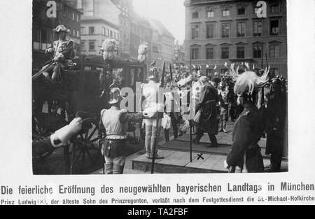 La cérémonie d'ouverture du nouveau Landtag de Bavière à Munich. Le Prince Ludwig (x), le fils aîné du Prince Régent, quitte l'église paroissiale Saint Michel après le service de fête Banque D'Images