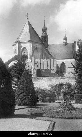 C'est une photographie de la cathédrale d'Oliwa de Gdansk. Elle est dédiée à la Sainte Trinité, Sainte Vierge Marie et de St Bernard. La basilique à trois nefs fut construite à la fin du 12ème siècle par les Cisterciens et appartenait à un monastère. En 1925, avec la création d'un diocèse par le Pape Paul VI, l'église fut élevé à la dignité d'une cathédrale. Banque D'Images