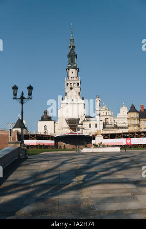 Jasna Gora monastère fortifié et l'église sur la colline à Czestochowa. Endroit historique et célèbre lieu de pèlerinage catholique polonaise avec la Madone Noire mir Banque D'Images