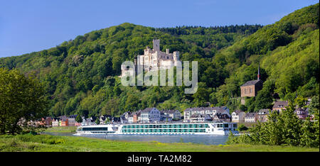 Bateau-hôtel au château de Stolzenfels, Koblenz, site du patrimoine mondial de l'UNESCO, Vallée du Haut-Rhin moyen, Rhénanie-Palatinat, Allemagne Banque D'Images