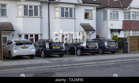 Londres, Royaume-Uni, juin 2018. Dans cette ville, l'utilisation de voitures hybrides Toyota électrique avec les moteurs à essence est très répandue, en particulier le mode de Prius Banque D'Images