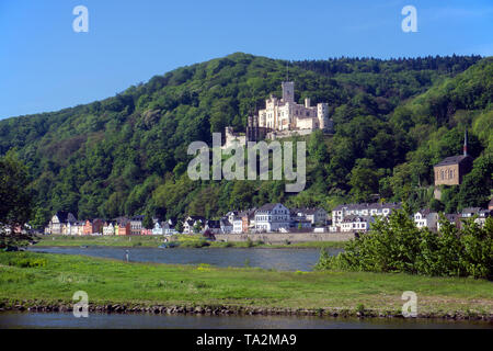 Château de Stolzenfels, palais néo-gothique dans la ville Coblence, site du patrimoine mondial de l'UNESCO, Vallée du Haut-Rhin moyen, Rhénanie-Palatinat, Allemagne Banque D'Images